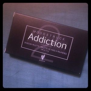 Younique Addiction Shadow Palette 2